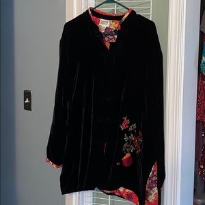 Oriental velveteen jacket with floral embroidery